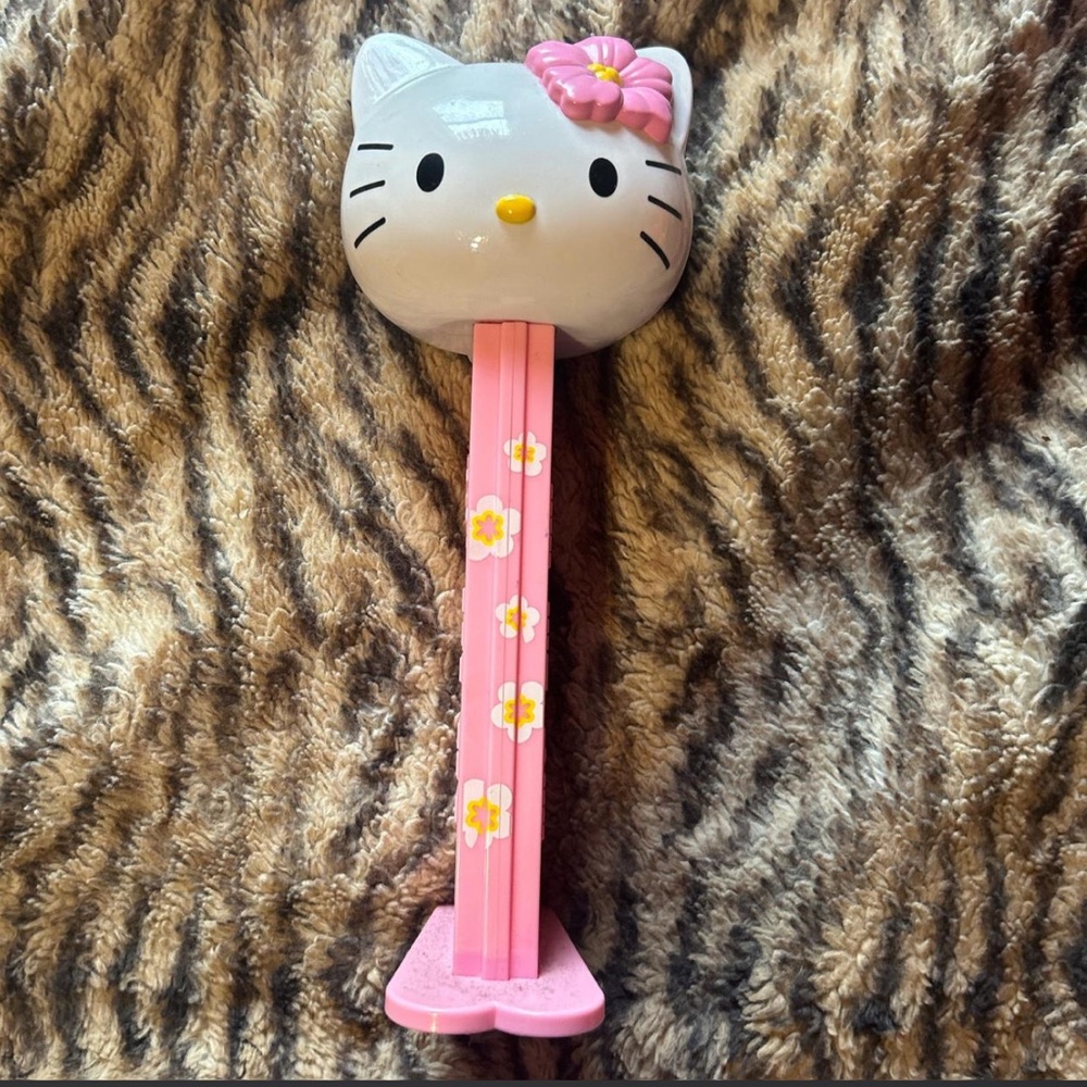 Hello Kitty Gray and Pink Kids PEZ